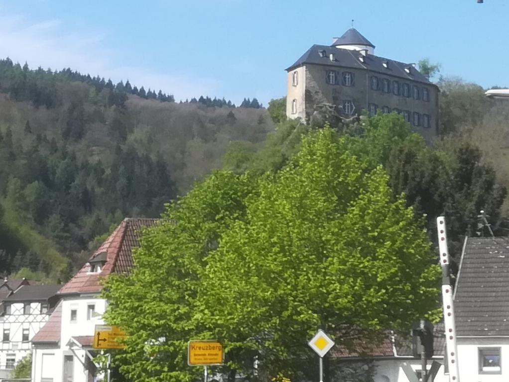 Gastehaus Am Fels Hotel Altenahr Luaran gambar